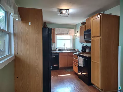 517 E 3rd St, Miller, SD 57362 photo 9