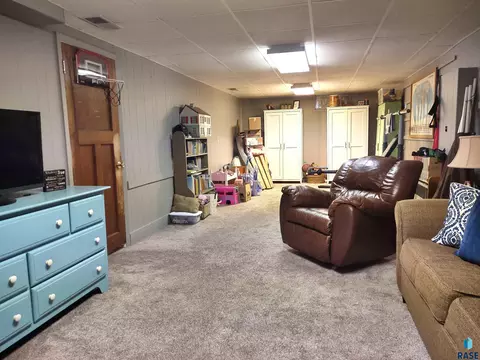 517 E 3rd St, Miller, SD 57362 photo 37