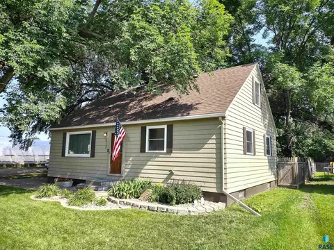 517 E 3rd St, Miller, SD 57362 photo 46