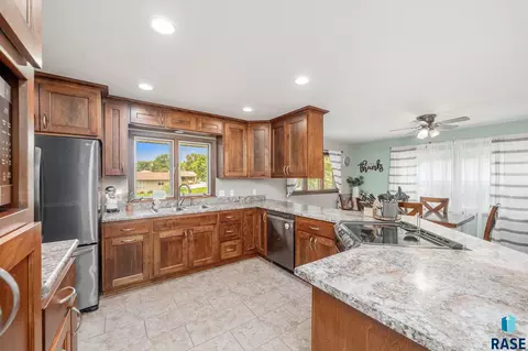 105 E 6th St, Dell Rapids, SD 57022 photo 8