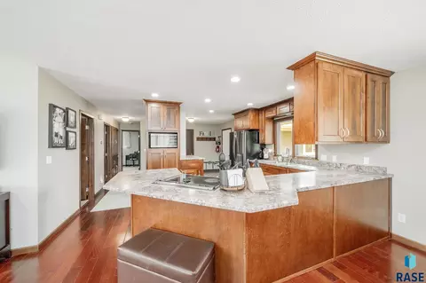 105 E 6th St, Dell Rapids, SD 57022 photo 9