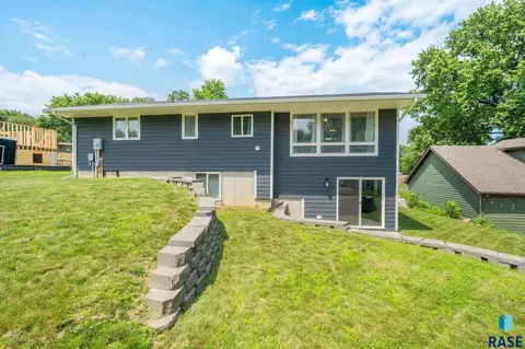 105 E 6th St, Dell Rapids, SD 57022 photo 28
