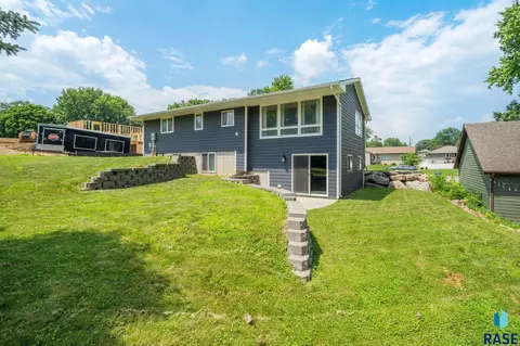 105 E 6th St, Dell Rapids, SD 57022 photo 29