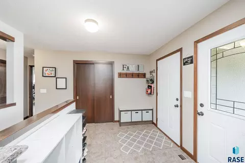 105 E 6th St, Dell Rapids, SD 57022 photo 17
