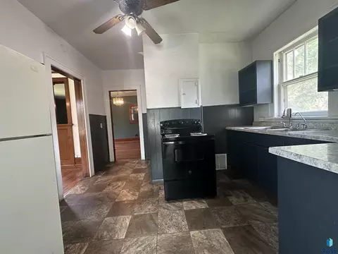 108 NW 4th St, Madison, SD 57042 photo 18