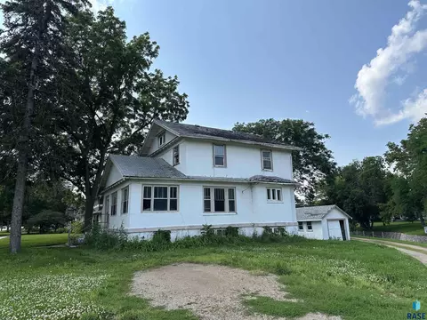 108 NW 4th St, Madison, SD 57042 photo 7