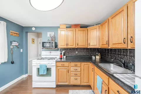 3408 E 15th St, Sioux Falls, SD 57103 photo 3