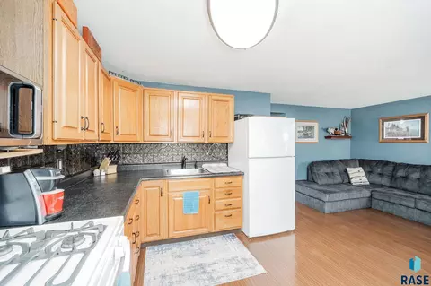 3408 E 15th St, Sioux Falls, SD 57103 photo 2