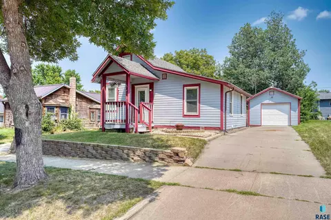 1106 S Sherman Ave, Sioux Falls, SD 57105