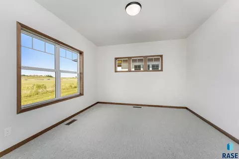 917 S Brek Ave, Brandon, SD 57005 photo 9