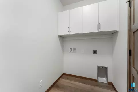 917 S Brek Ave, Brandon, SD 57005 photo 12