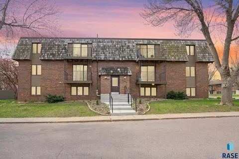 3704 S Terry Ave #201, Sioux Falls, SD 57106