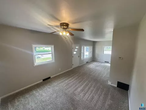 314 9th St, Springfield, SD 57062 photo 9