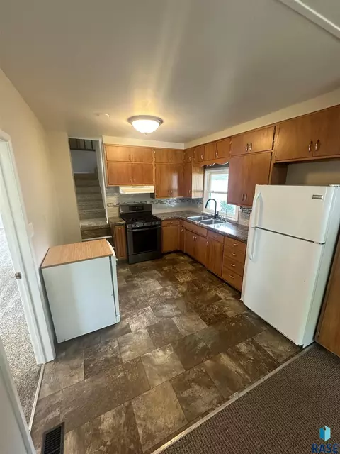 314 9th St, Springfield, SD 57062 photo 8