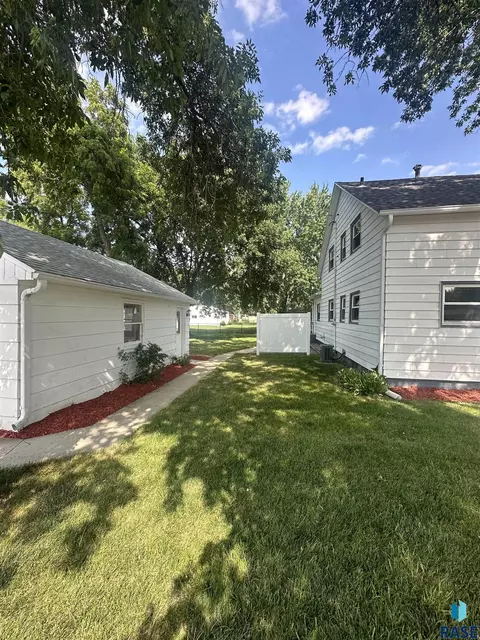 314 9th St, Springfield, SD 57062 photo 5
