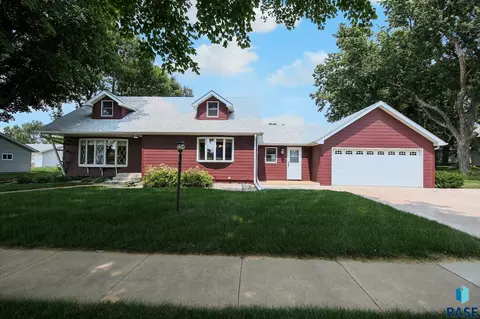 504 E 3rd St, Colton, SD 57018 photo 2