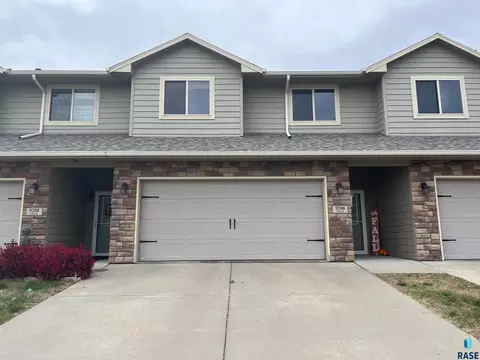 9208 W Norma Trl #2, Sioux Falls, SD 57106