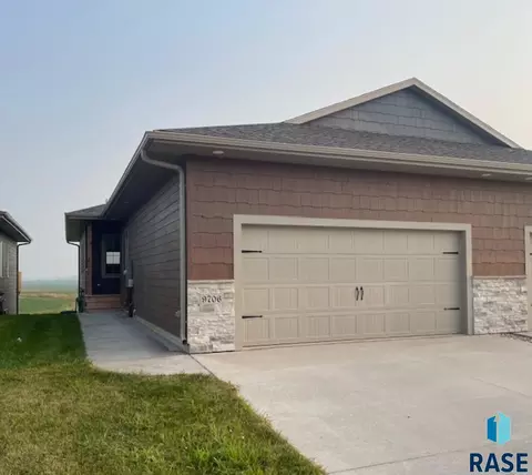 9706 W Broek Dr, Sioux Falls, SD 57106