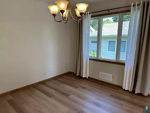 629 S Dewald St, Freeman, SD 57029 photo 12