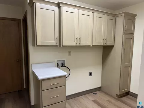 629 S Dewald St, Freeman, SD 57029 photo 22
