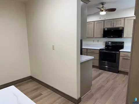 629 S Dewald St, Freeman, SD 57029 photo 24
