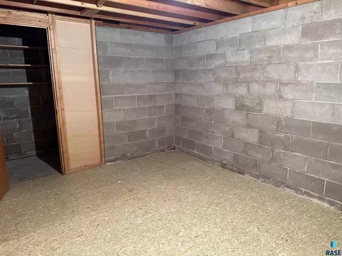 629 S Dewald St, Freeman, SD 57029 photo 52