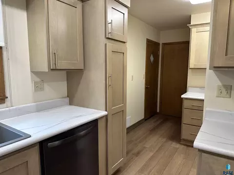 629 S Dewald St, Freeman, SD 57029 photo 21