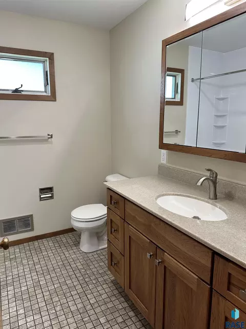 629 S Dewald St, Freeman, SD 57029 photo 31