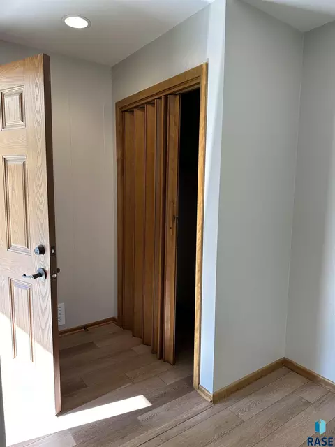 629 S Dewald St, Freeman, SD 57029 photo 7
