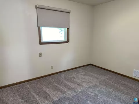 629 S Dewald St, Freeman, SD 57029 photo 27
