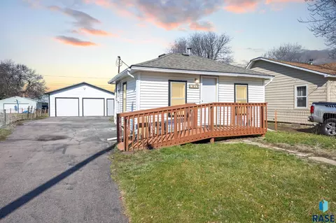 1019 N Van Eps Ave, Sioux Falls, SD 57103