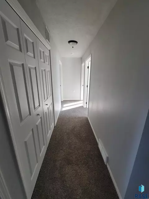 423 S Chicago Ave, Sioux Falls, SD 57103 photo 6