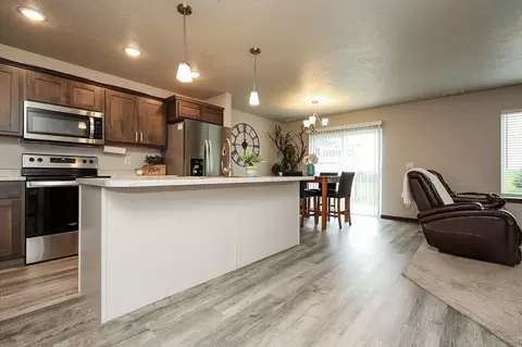 6544 W 6th Pl, Sioux Falls, SD 57107 photo 5