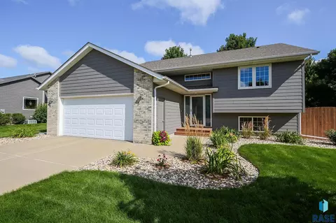 7724 W Raegan St, Sioux Falls, SD 57106