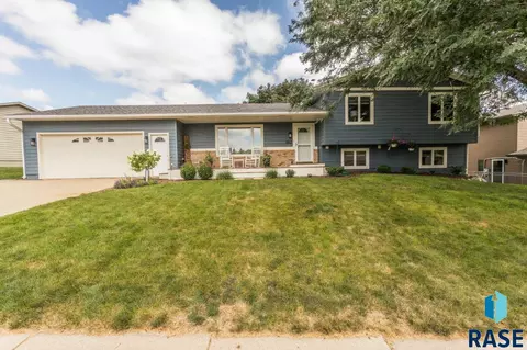 5812 W 27th St, Sioux Falls, SD 57106