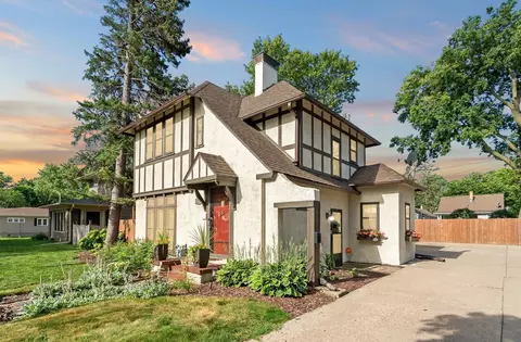 1717 S Spring Ave, Sioux Falls, SD 57105