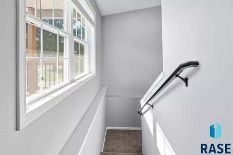 515 S Duluth Ave, Sioux Falls, SD 57104 photo 3
