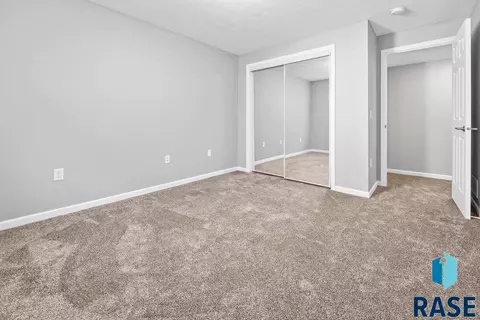 515 S Duluth Ave, Sioux Falls, SD 57104 photo 11
