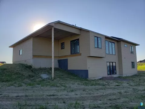 8301 E Sheridan Cir, Sioux Falls, SD 57110 photo 5