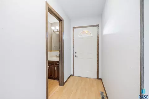 1911 S Stephen Ave, Sioux Falls, SD 57103 photo 10