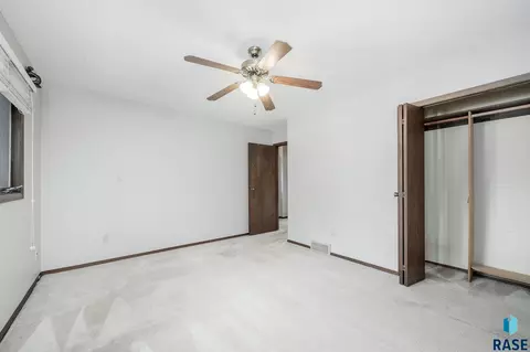 1911 S Stephen Ave, Sioux Falls, SD 57103 photo 11