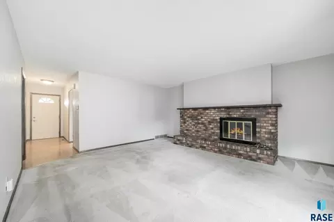 1911 S Stephen Ave, Sioux Falls, SD 57103 photo 8