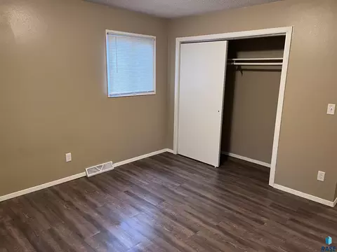 809 W Bailey St, Sioux Falls, SD 57104 photo 6