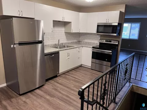 809 W Bailey St, Sioux Falls, SD 57104 photo 2