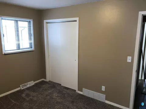 809 W Bailey St, Sioux Falls, SD 57104 photo 13