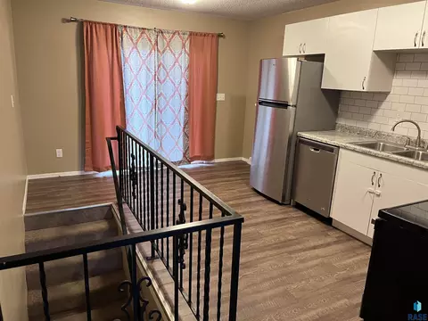 809 W Bailey St, Sioux Falls, SD 57104 photo 3