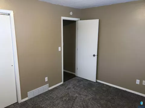 809 W Bailey St, Sioux Falls, SD 57104 photo 14