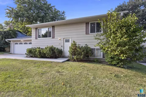5912 W 37th St, Sioux Falls, SD 57106