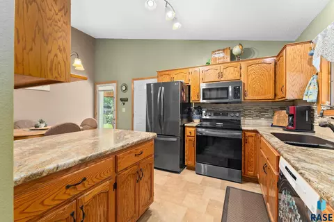 205 W Chicory Dr, Brandon, SD 57005 photo 15