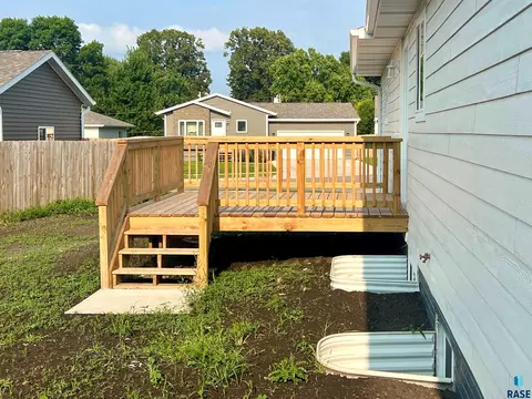 805 S Edward Cir, Sioux Falls, SD 57103 photo 14